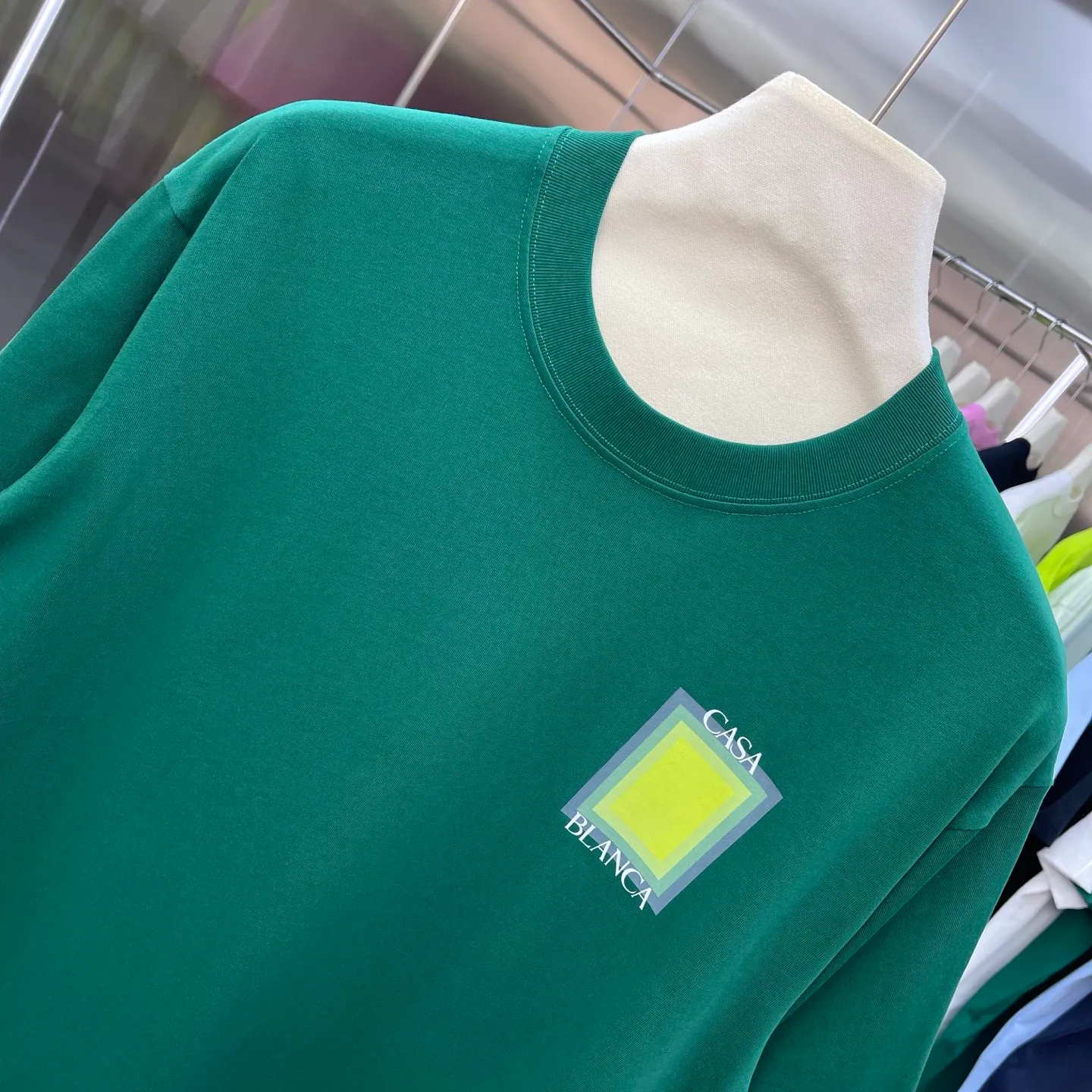 New Arrival Casablanca Casablanca Classic Series printed short-sleeved T-shirt for celebrities. It is made of Xinjiang long-staple cotton ~ grams. The color of the fabric is custom-dyed and will not shrink or fade. It feels comfortable and has a strong texture. A must-have for fashionable men and women, the Classic drop-shoulder wide version is available exclusively in In Stock! Color: White Black Green Pink Blue (5 colors) Size: S M L XL XXL